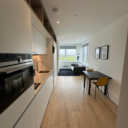 Luxx Apartment & Suites, London Heathrow Airport, Terminal 4, Piccadilly Underground Train Station Nearby! Χίλινγκτον Εξωτερικό φωτογραφία
