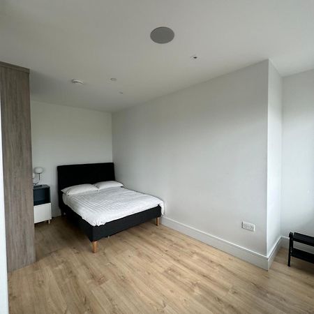 Luxx Apartment & Suites, London Heathrow Airport, Terminal 4, Piccadilly Underground Train Station Nearby! Χίλινγκτον Εξωτερικό φωτογραφία