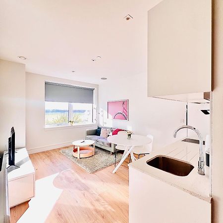 Luxx Apartment & Suites, London Heathrow Airport, Terminal 4, Piccadilly Underground Train Station Nearby! Χίλινγκτον Εξωτερικό φωτογραφία