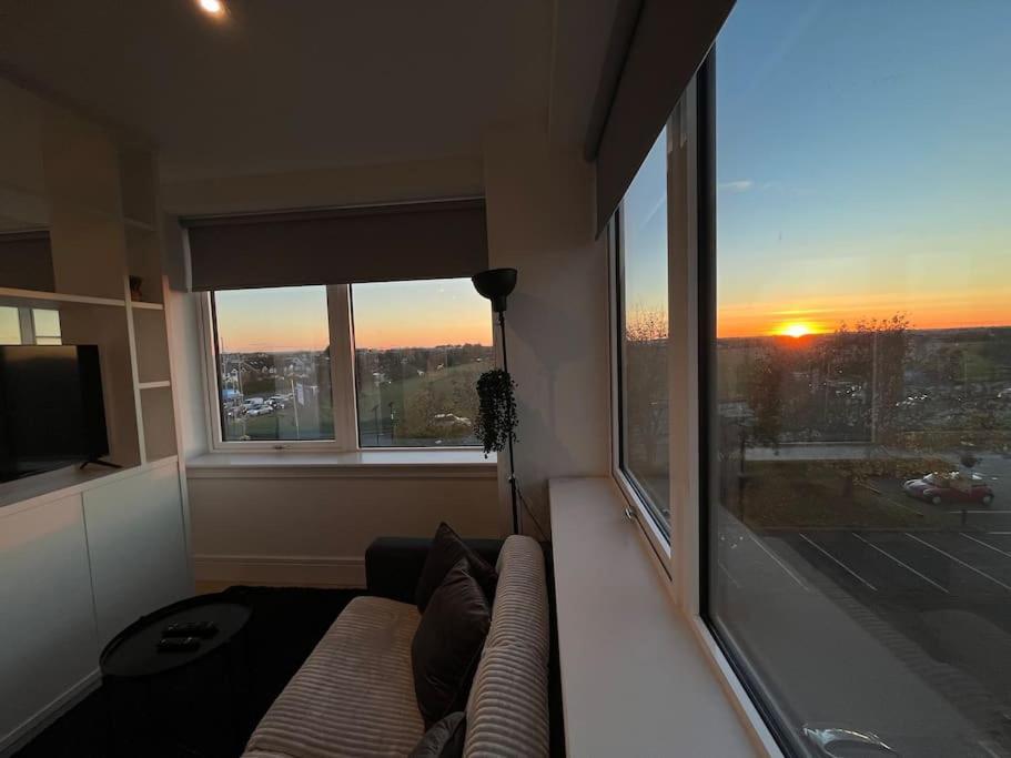 Luxx Apartment & Suites, London Heathrow Airport, Terminal 4, Piccadilly Underground Train Station Nearby! Χίλινγκτον Εξωτερικό φωτογραφία
