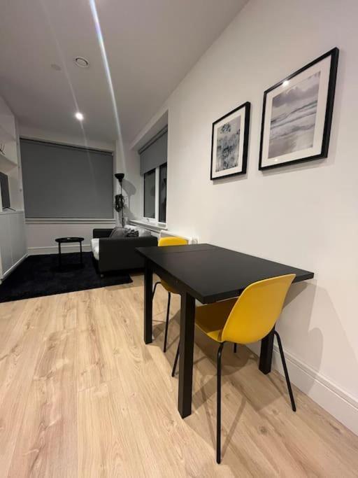 Luxx Apartment & Suites, London Heathrow Airport, Terminal 4, Piccadilly Underground Train Station Nearby! Χίλινγκτον Εξωτερικό φωτογραφία
