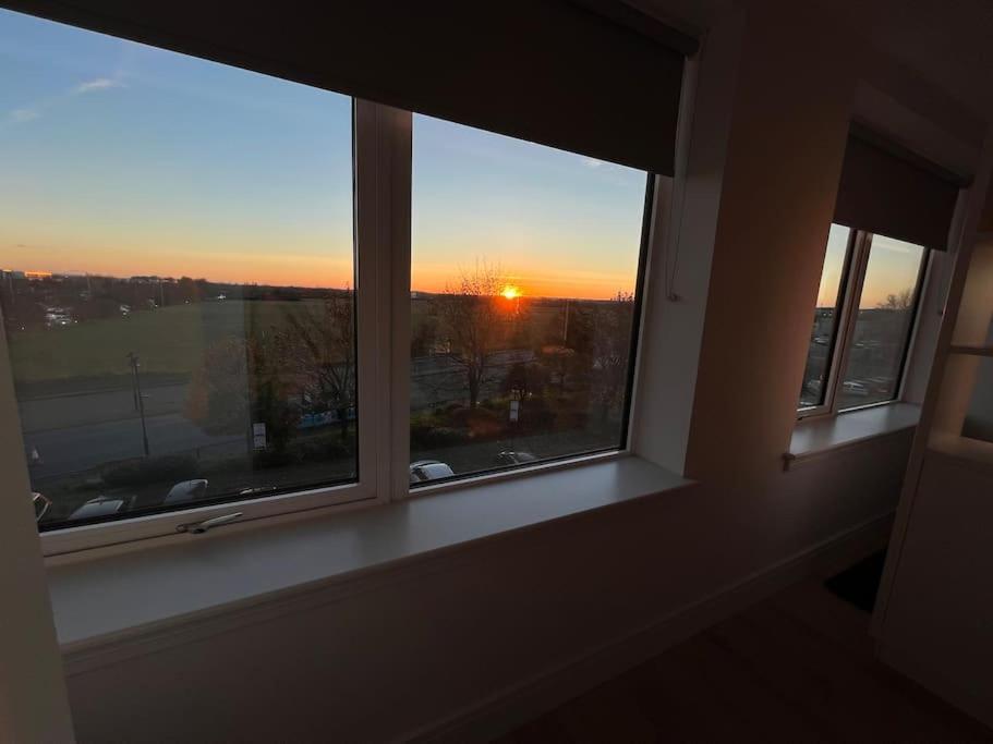 Luxx Apartment & Suites, London Heathrow Airport, Terminal 4, Piccadilly Underground Train Station Nearby! Χίλινγκτον Εξωτερικό φωτογραφία