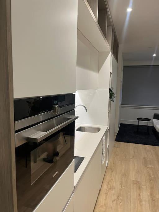 Luxx Apartment & Suites, London Heathrow Airport, Terminal 4, Piccadilly Underground Train Station Nearby! Χίλινγκτον Εξωτερικό φωτογραφία