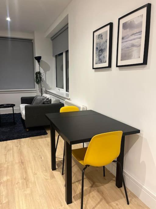 Luxx Apartment & Suites, London Heathrow Airport, Terminal 4, Piccadilly Underground Train Station Nearby! Χίλινγκτον Εξωτερικό φωτογραφία