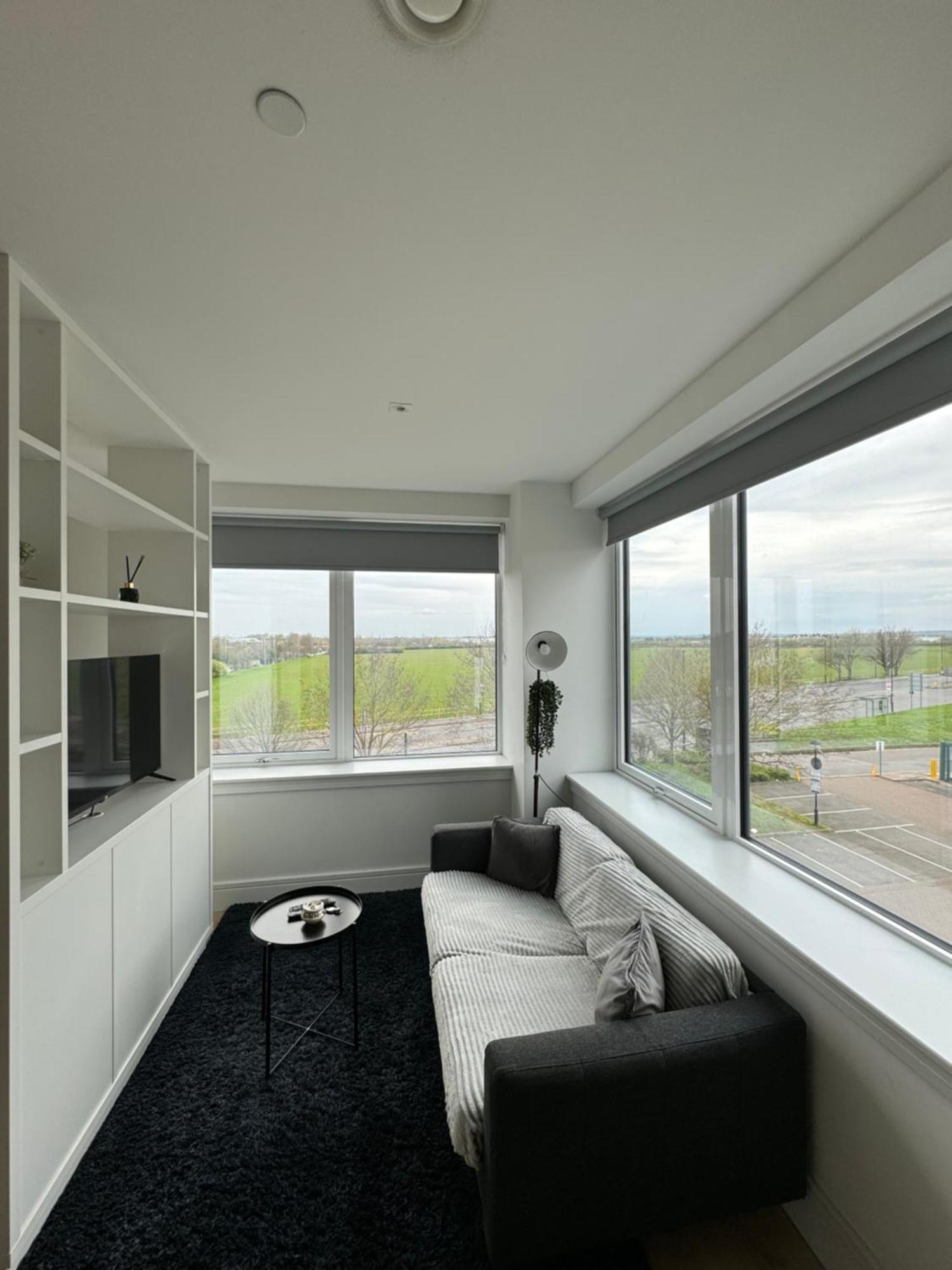 Luxx Apartment & Suites, London Heathrow Airport, Terminal 4, Piccadilly Underground Train Station Nearby! Χίλινγκτον Εξωτερικό φωτογραφία
