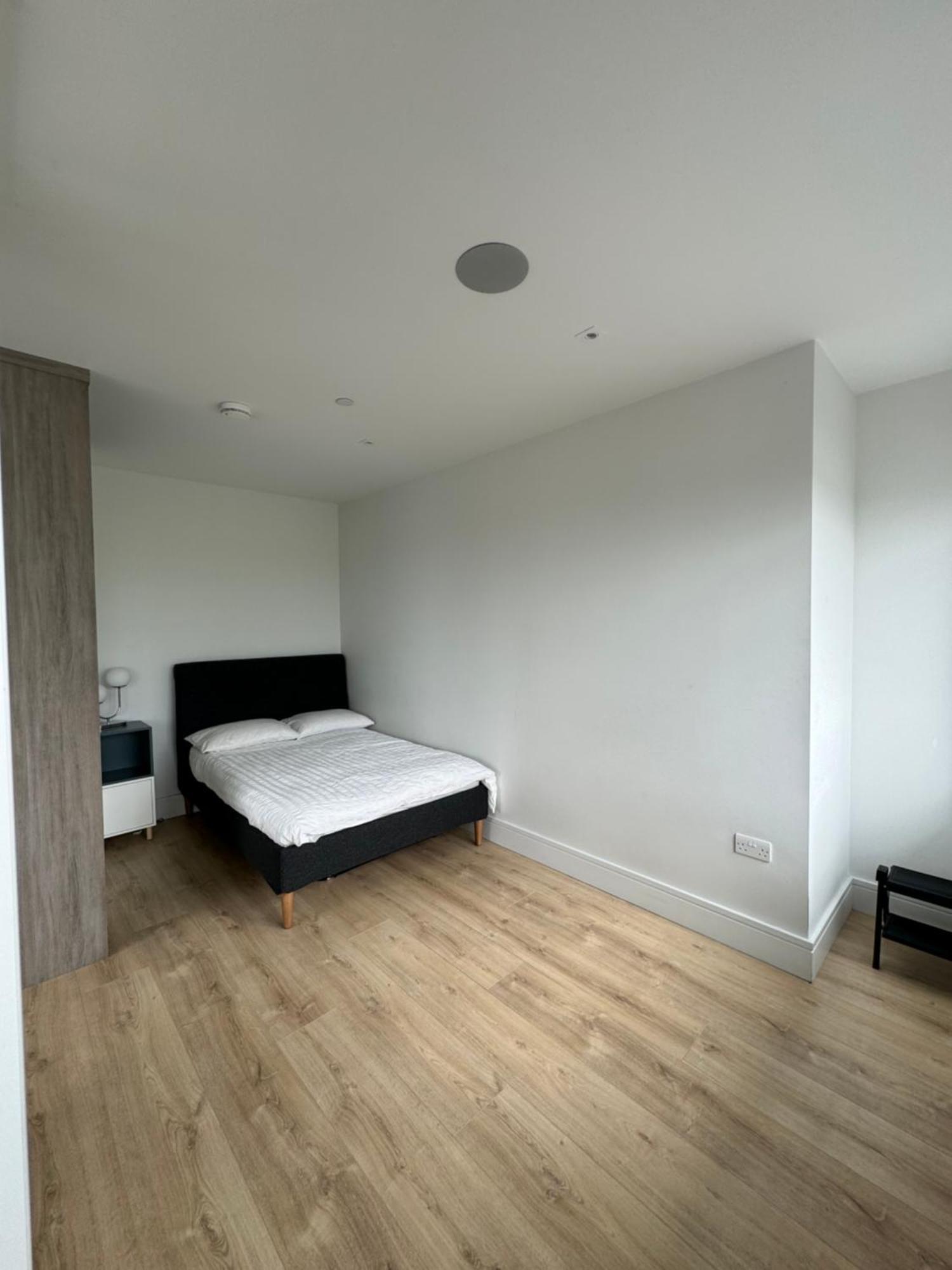Luxx Apartment & Suites, London Heathrow Airport, Terminal 4, Piccadilly Underground Train Station Nearby! Χίλινγκτον Εξωτερικό φωτογραφία