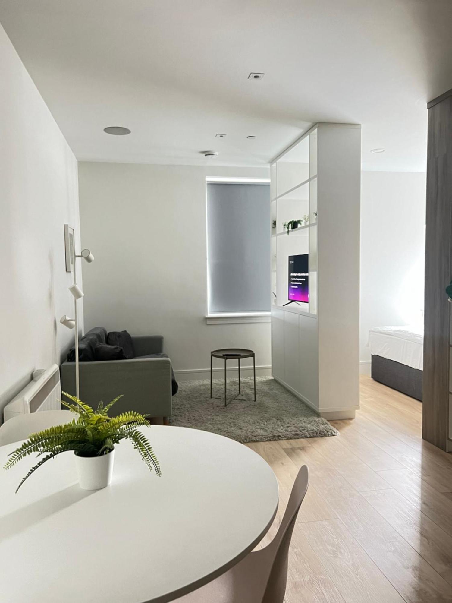 Luxx Apartment & Suites, London Heathrow Airport, Terminal 4, Piccadilly Underground Train Station Nearby! Χίλινγκτον Εξωτερικό φωτογραφία