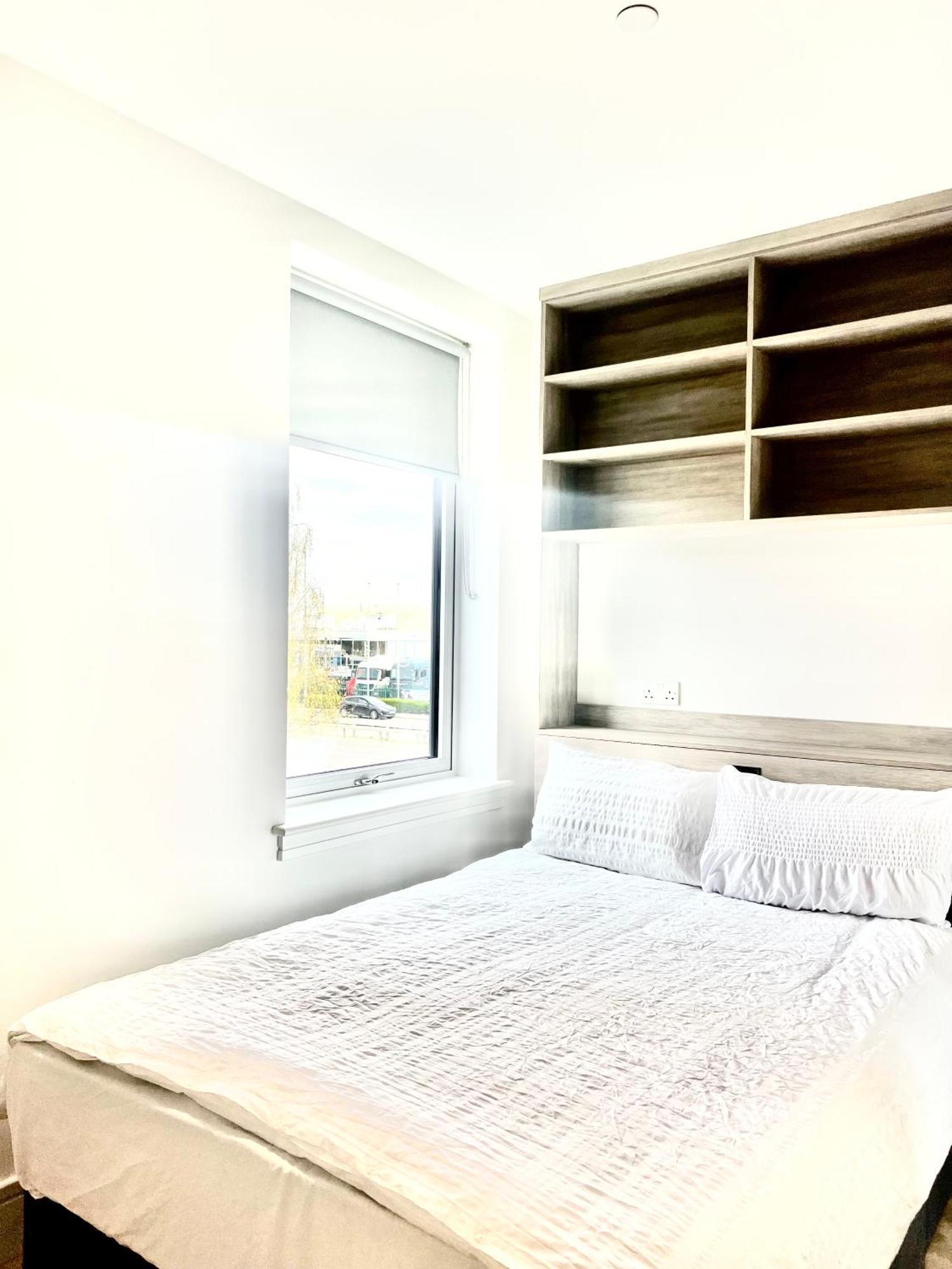 Luxx Apartment & Suites, London Heathrow Airport, Terminal 4, Piccadilly Underground Train Station Nearby! Χίλινγκτον Εξωτερικό φωτογραφία