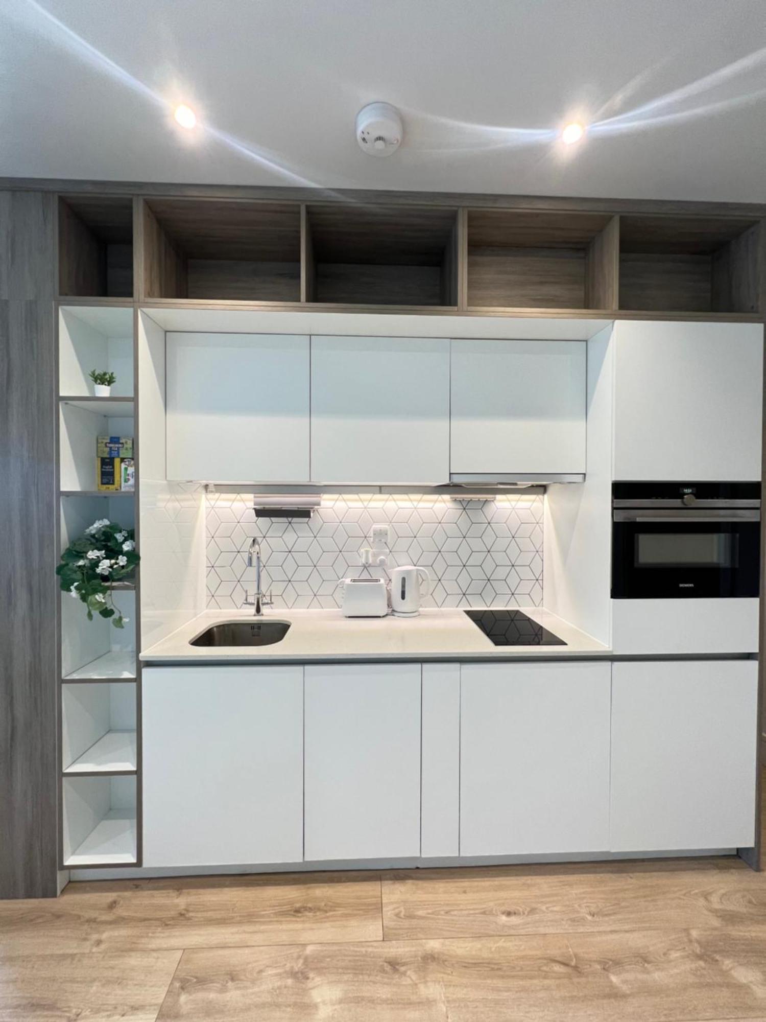 Luxx Apartment & Suites, London Heathrow Airport, Terminal 4, Piccadilly Underground Train Station Nearby! Χίλινγκτον Εξωτερικό φωτογραφία